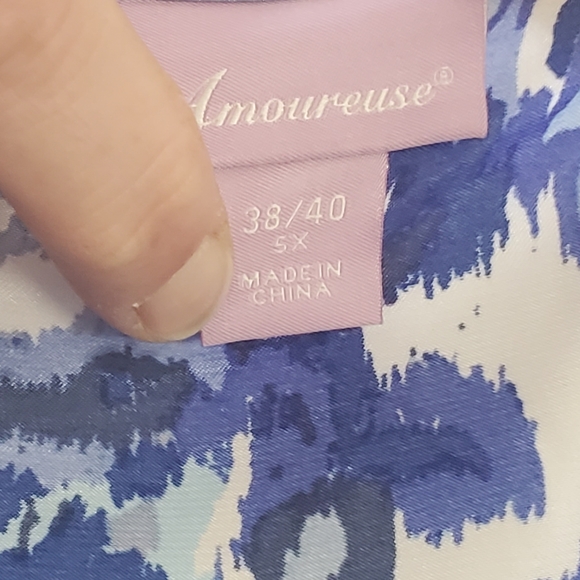 Plus size N/W/T (I Keep the tags) satin/poly Robe - Picture 8 of 8